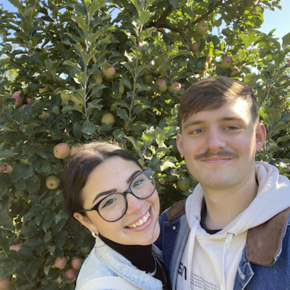 Meet your Posher, Mckenzie - Picture 1 of 1